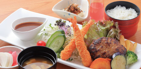 黒豚のハンバーグとエビフライ御膳