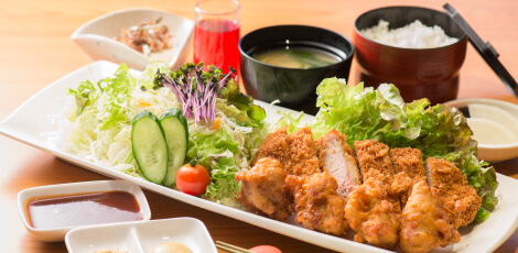 黒豚のミルフィーユかつとからあげ御膳
